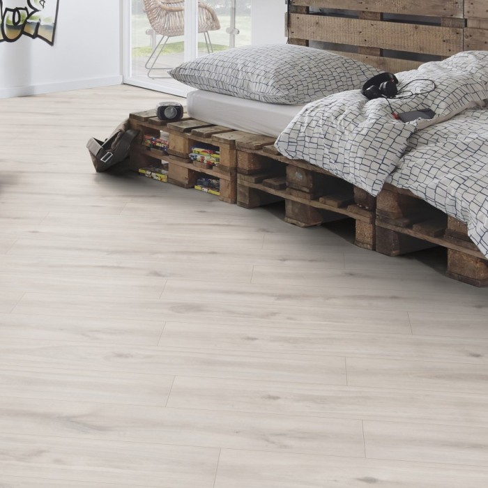 Sol stratifié Organic Classic Misty Plains Oak 195x1288x8mm - Création Parquets et Carrelages